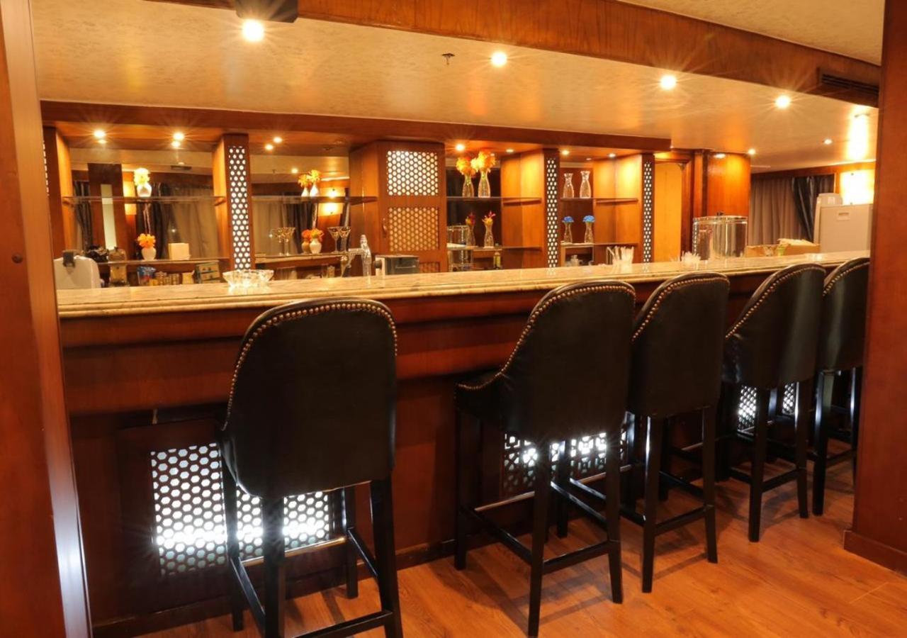 Nile Cruise Al Nabiltan Every Saturday From Luxor 4 Nights & Every Wednesday From Aswan 3 Nights Al Karnak Eksteriør billede